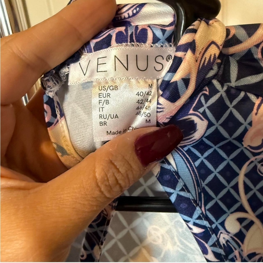 NWOT -VENUS Cutout High Neck Top Blue Floral Long Sleeve Blouse M - Picture 4 of 5